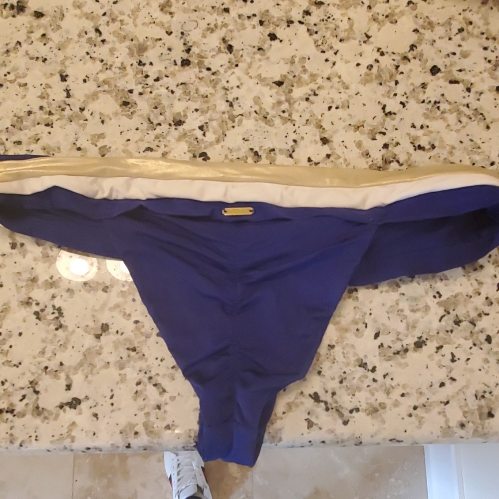 Beach Bunny bikini bottoms - Picture 4 of 4